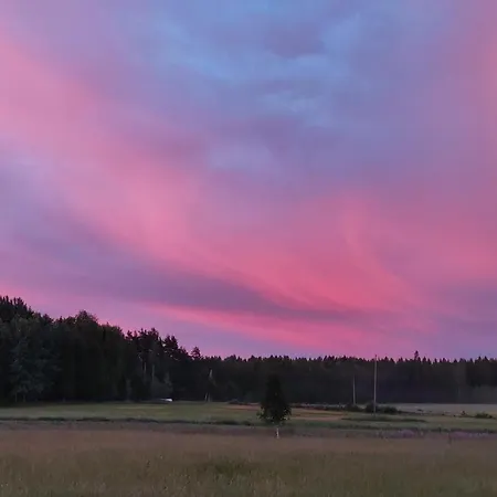 Satukurki-vierasmaja - Simple And Cute Campingplads Sastamala